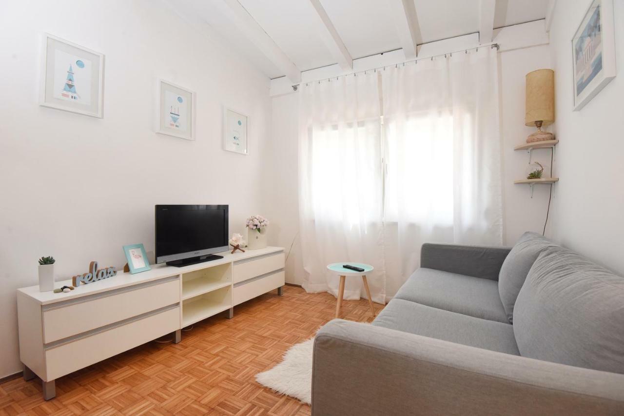 Sun And Sea Apartment Zara Esterno foto